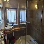 Semesterbostad Comfortable With Jacuzzi And Sauna *