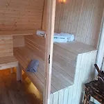 Comfortable With Jacuzzi And Sauna Semesterbostad Lipusz