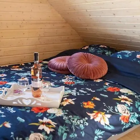 Comfortable With Jacuzzi And Sauna Σπίτι διακοπών Lipusz