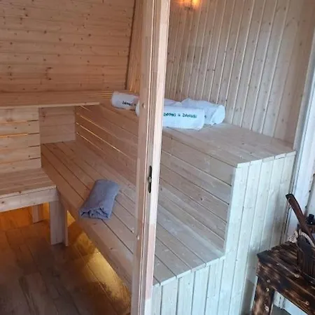 Comfortable With Jacuzzi And Sauna Σπίτι διακοπών Lipusz
