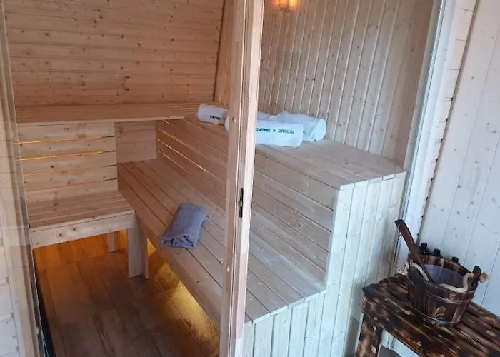 Comfortable With Jacuzzi And Sauna Дом отдыха Lipusz